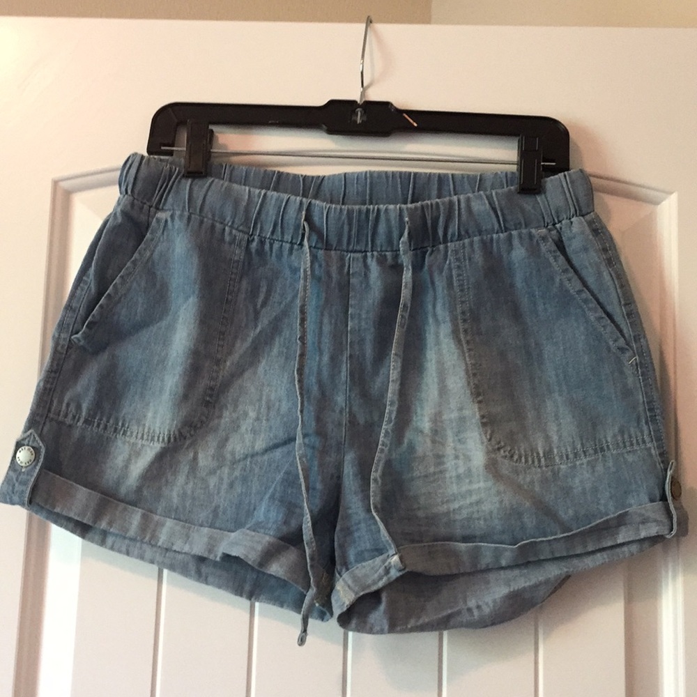 Jean shorts with tie band